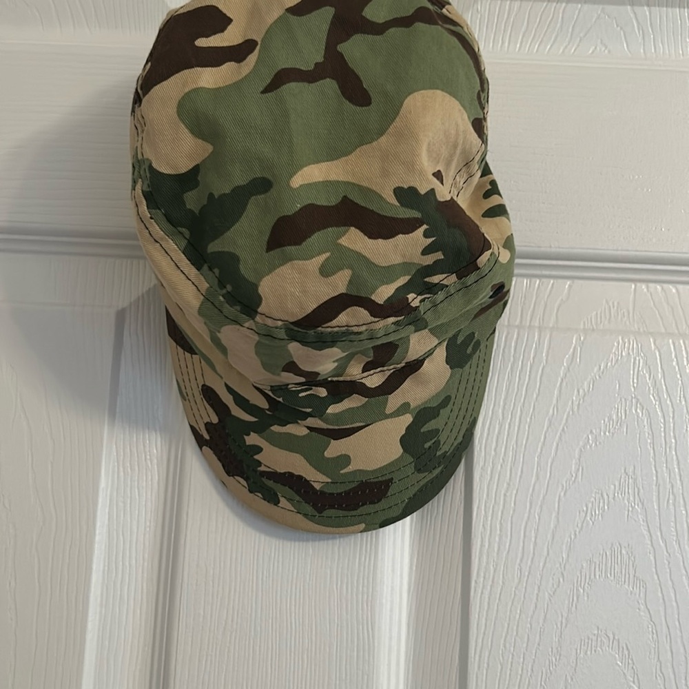Camo baseball cap